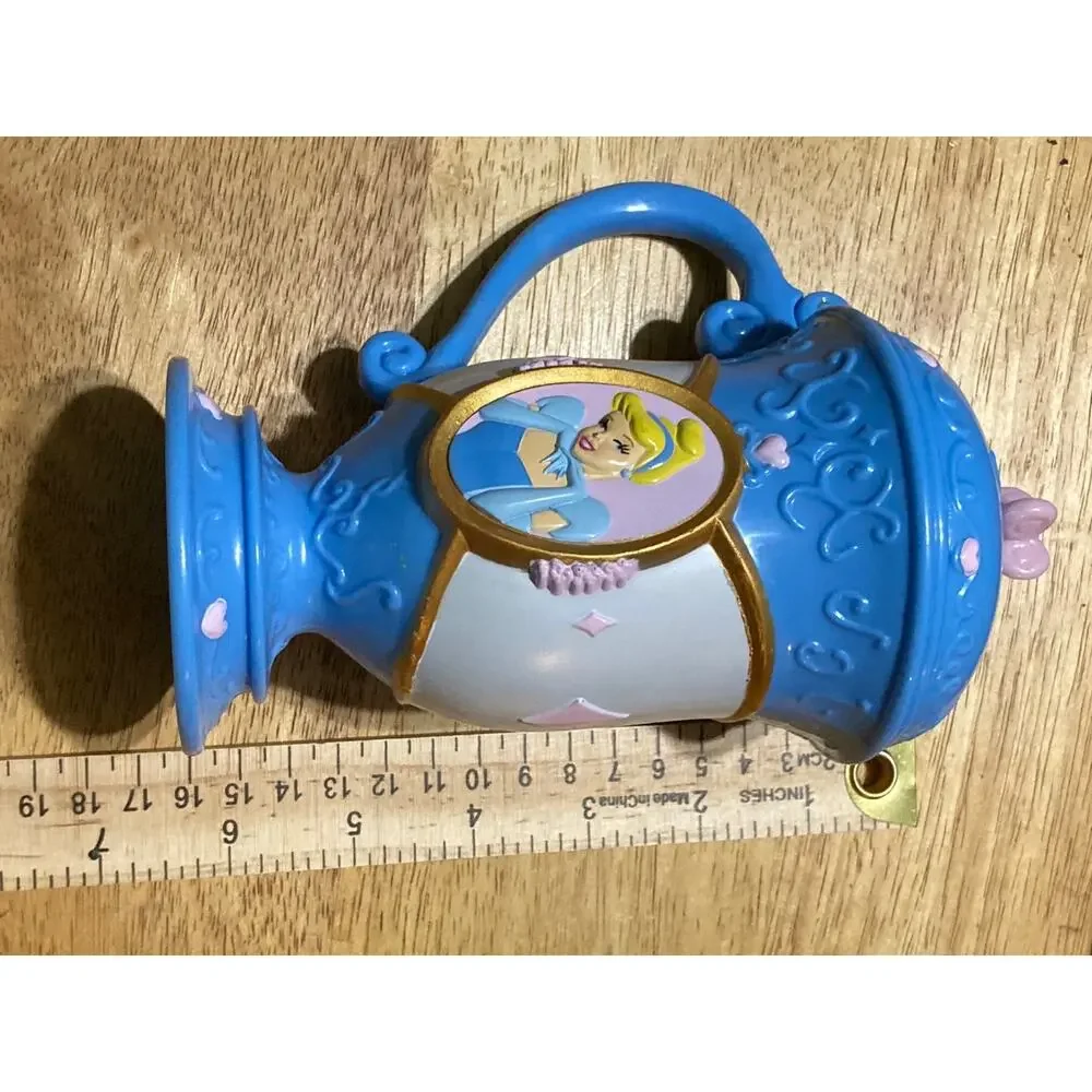 Disney on Ice Cinderella cup‎ Souvenir Plastic Collectible Pretend Play